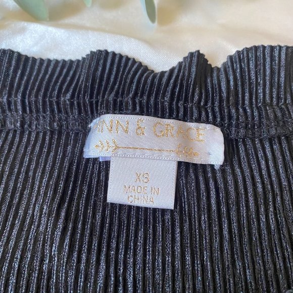 Finn & Grace Black Off Shoulder Rippled Satin Blouse Mid Length Sleeves - Picture 4 of 5